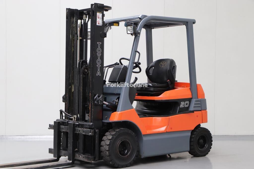 Toyota 7FB20 electric forklift