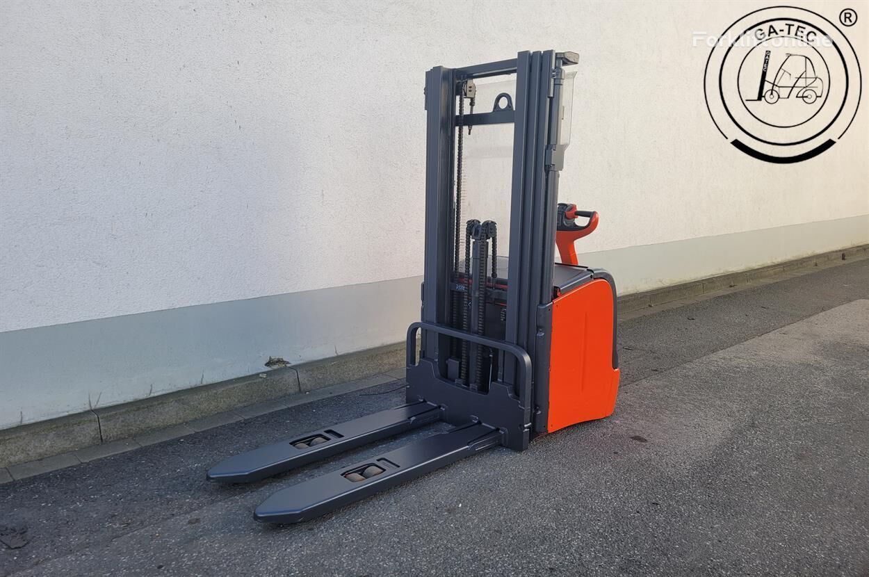 Linde L14 pallet stacker