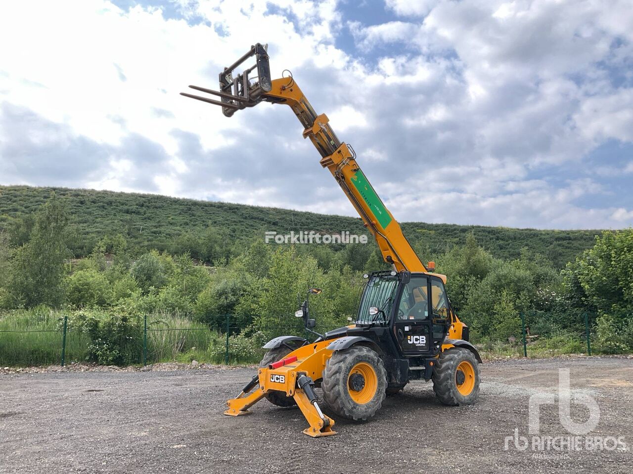 JCB 540-140 telehandler